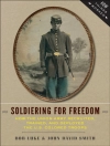 Sampul Bob Luke & John David Smith: Soldiering For Freedom